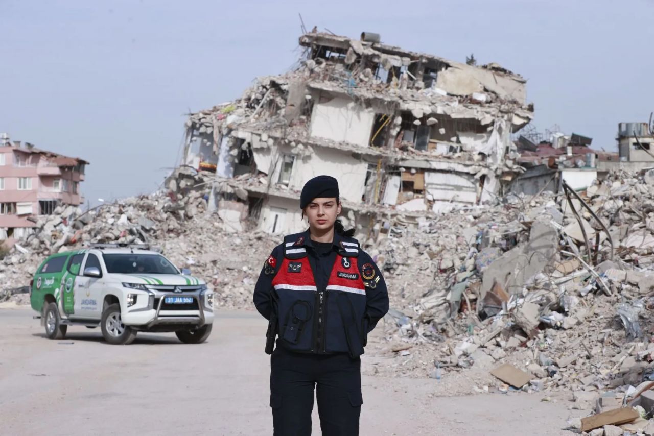 İşte deprem bölgesinin kahraman kadınları... 11