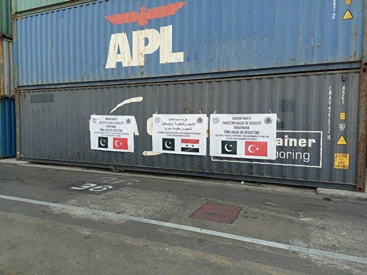 Pakistan'dan Türkiye'ye 8 bin 200 kışlık çadır taşıyan ikinci gemi yolda 2