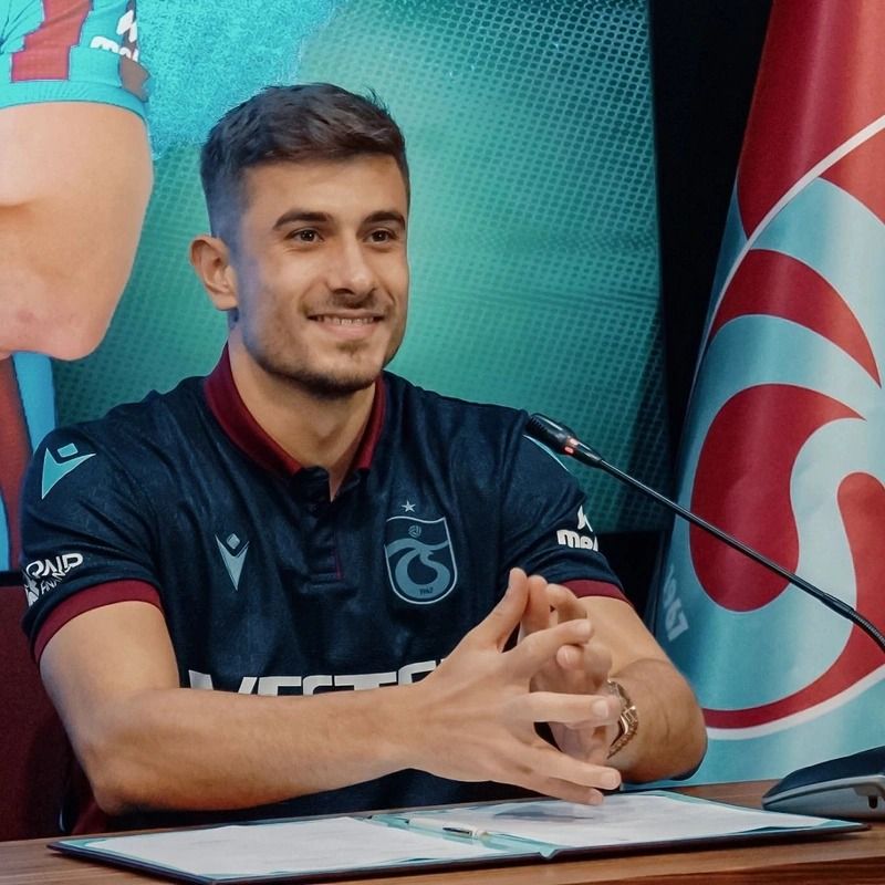 Dorukhan Toköz'den samimi pozlar! Dudak dudağa yakalandı... 1
