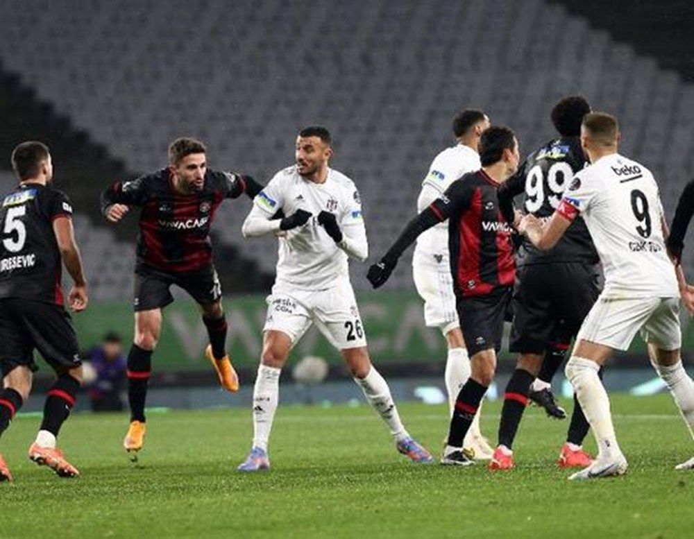Beşiktaş'ta tarihi revizyon! 10 isim ile yollar ayrılıyor... 2