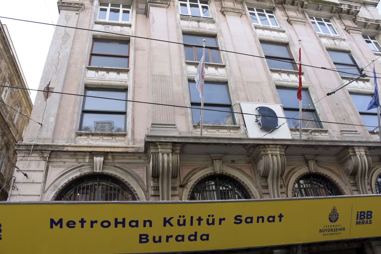 148 yıllık Karaköy metrosunda tedirgin eden görüntü: Kırık ve çatlaklar var 3