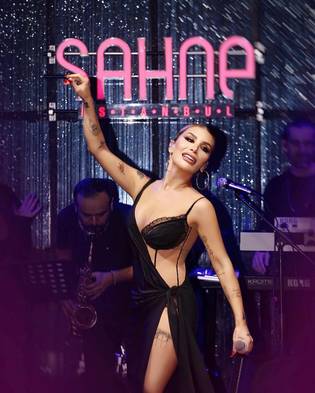 İrem Derici'den cesur seçim! Sahne kostümü gündem oldu 1