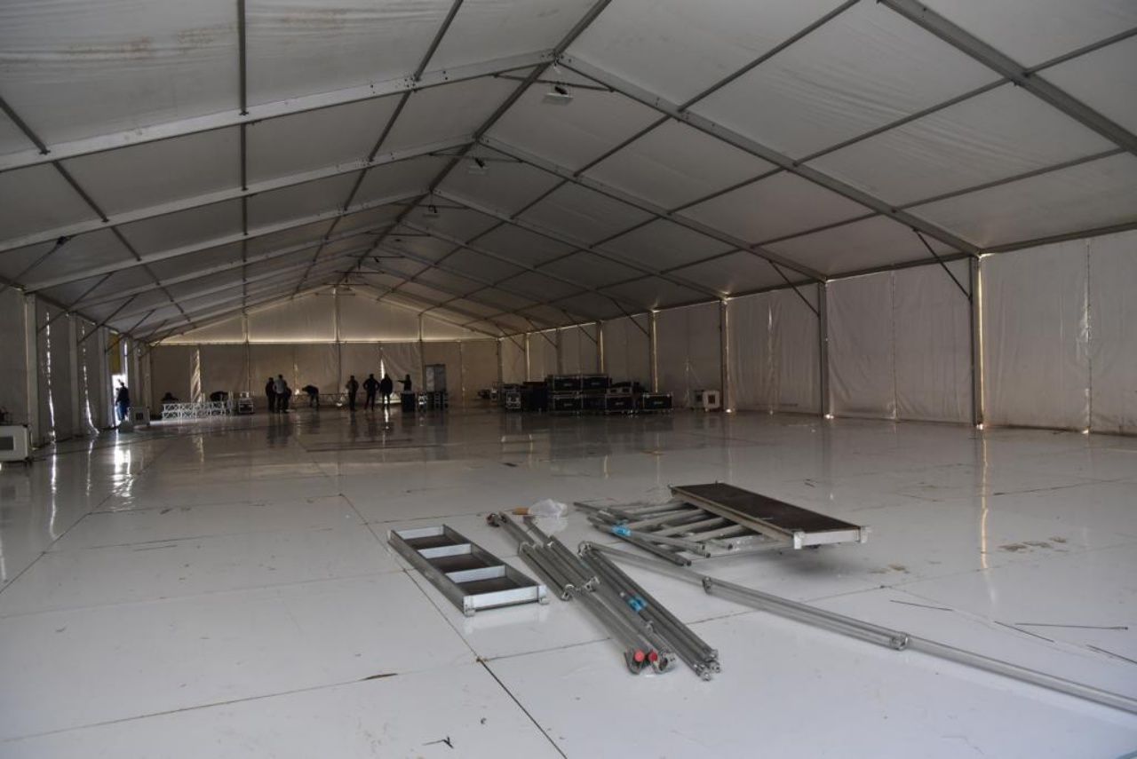 Tuzla'da TOKİ heyecanı! İlk Evim Projesi kuralarının çekilececeği cadırlar kurulmaya başladı 4