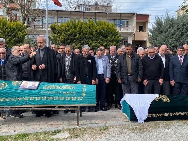 Balayına giden yeni evli çiftin cenazeleri geldi! Damadın dayısının sözleri yürekleri dağladı 6