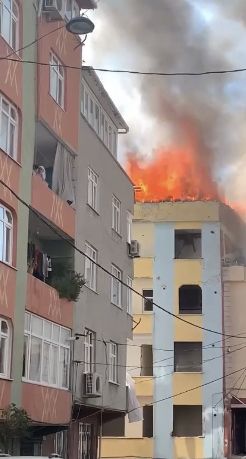 Terk edilmiş binada yangın çıktı: Yangının ardından çatı katında şok eden görüntüyle karşılaştılar 3