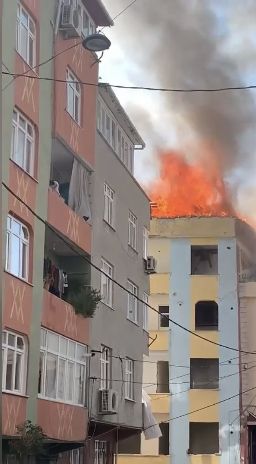Terk edilmiş binada yangın çıktı: Yangının ardından çatı katında şok eden görüntüyle karşılaştılar 4