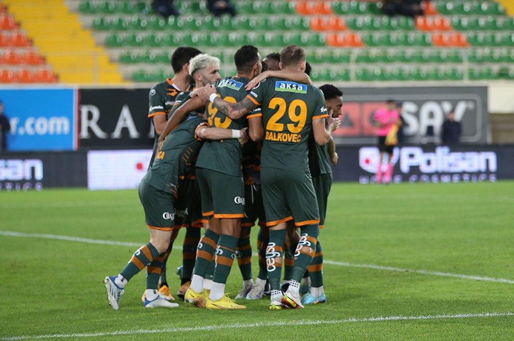 UEFA Ülke Puanı'nda son 5 sezonun en iyisi Galatasaray! İşte takımlarımızın karnesi... 3