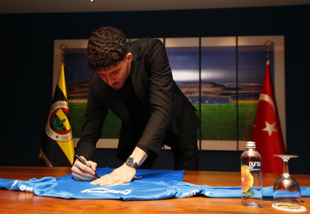 Galatasaray'dan Altay Bayındır'a transfer teklifi 11