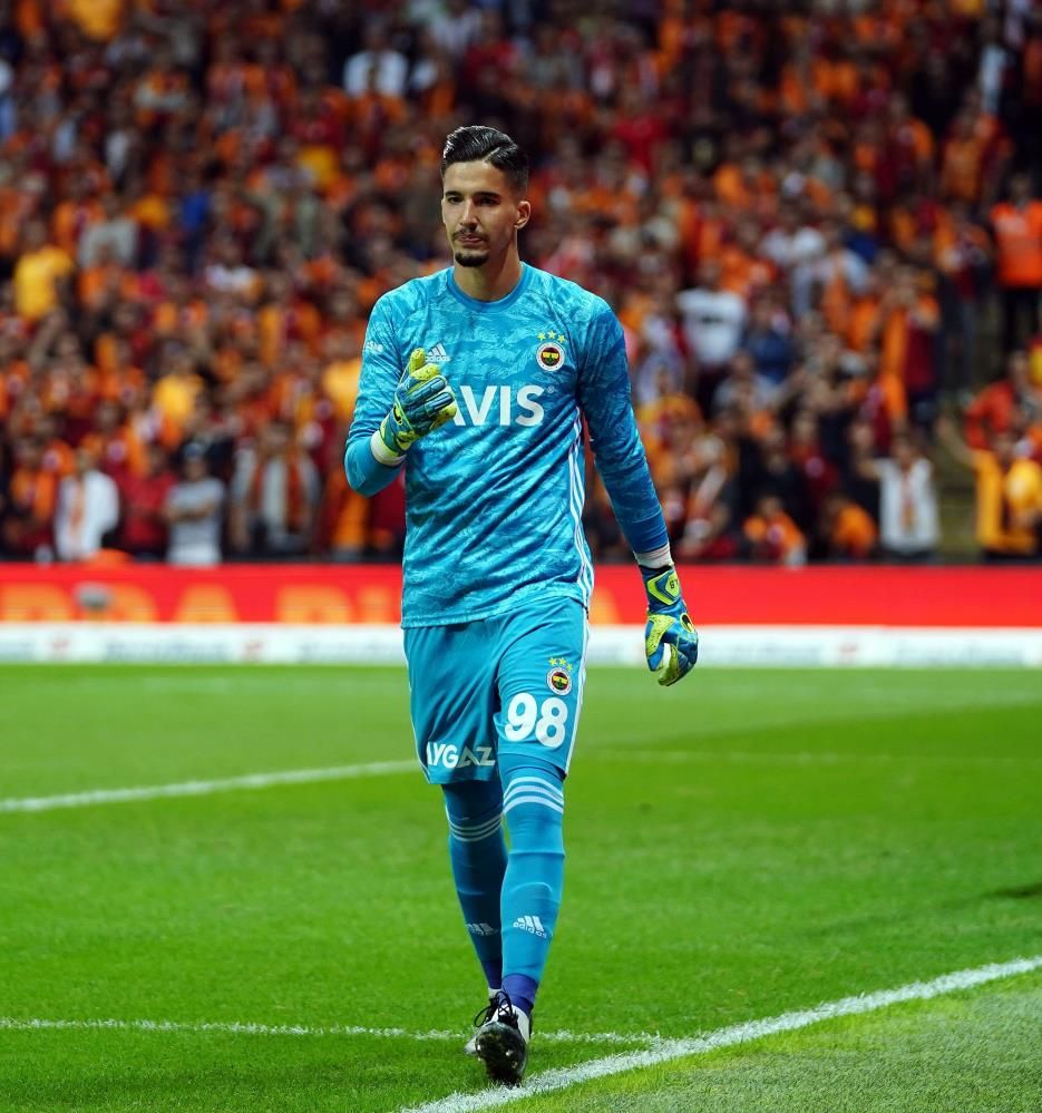 Galatasaray'dan Altay Bayındır'a transfer teklifi 15