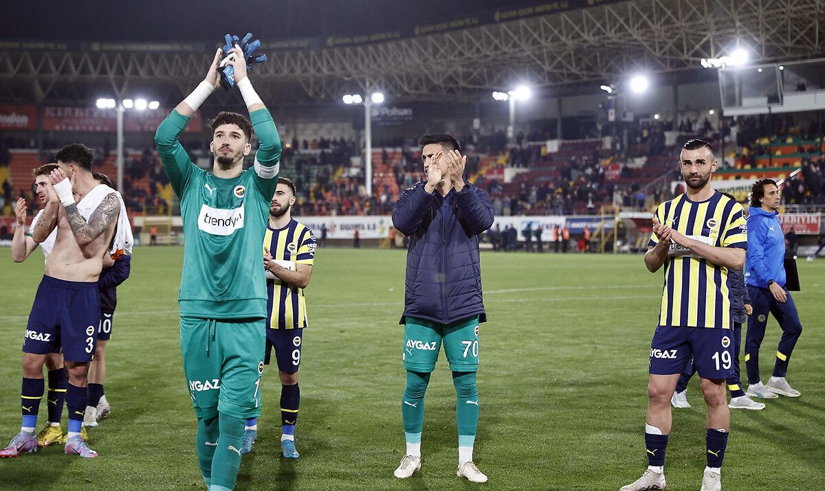 Galatasaray'dan Altay Bayındır'a transfer teklifi 6
