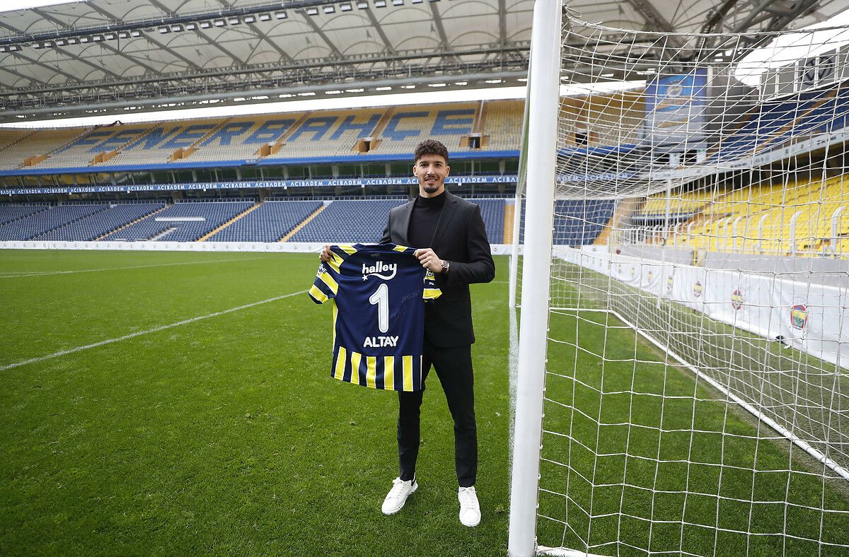 Galatasaray'dan Altay Bayındır'a transfer teklifi 7