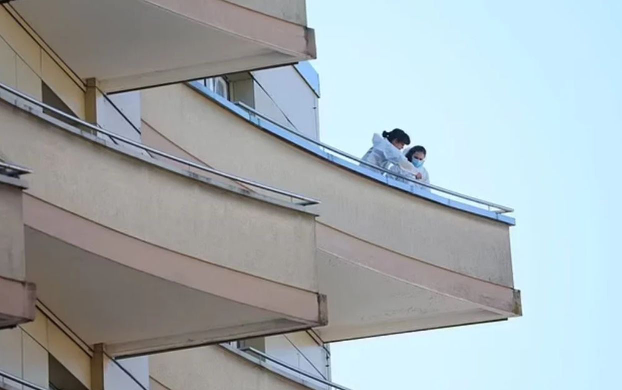 5 kişilik aile 7. kattan atlayarak intihar etti: Toplu intiharın arkasındaki neden herkesi şok etti 2