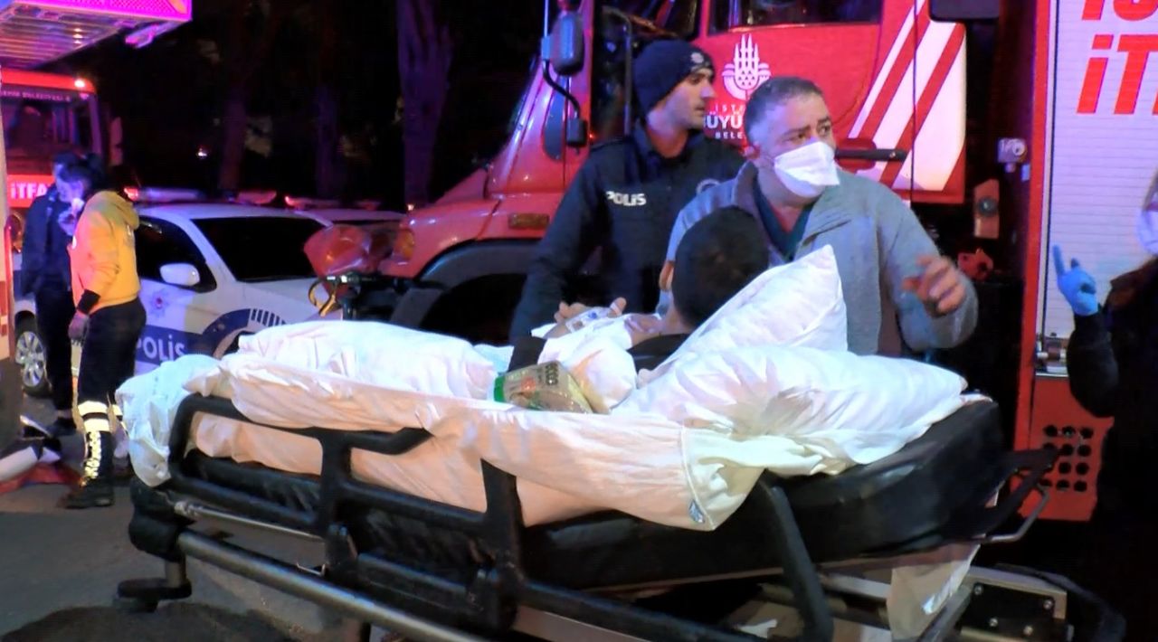 Sultan Abdülhamid Han Eğitim ve Araştırma Hastanesi'nde korkutan yangın! Hastalar tahliye edildi, 1 kişi hayatını kaybetti 5