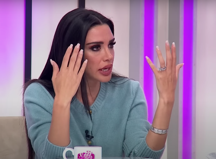 Stil İkonu'nun jürisi Aslıhan Doğan Turan'ın kazağının fiyatı ağızları açık bıraktı 1