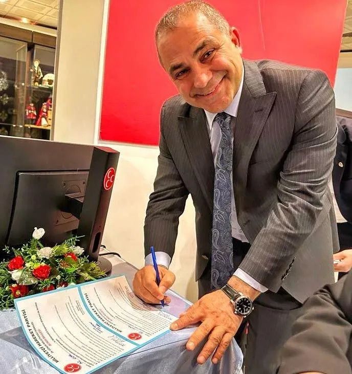 MHP'li Ali Uçak, milletvekili aday adaylığını açıklarken kalp krizi geçirdi! 3