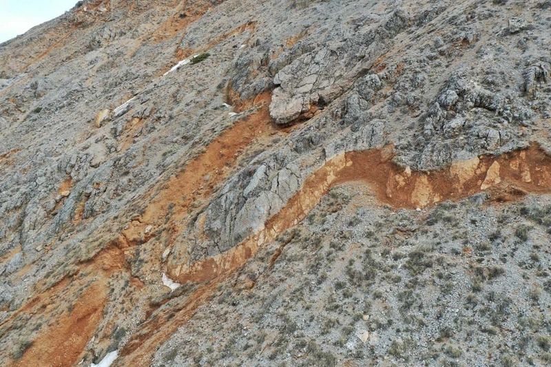Deprem sonrası tüyler ürperten manzara! Karlar eriyince ortaya çıktı... 6