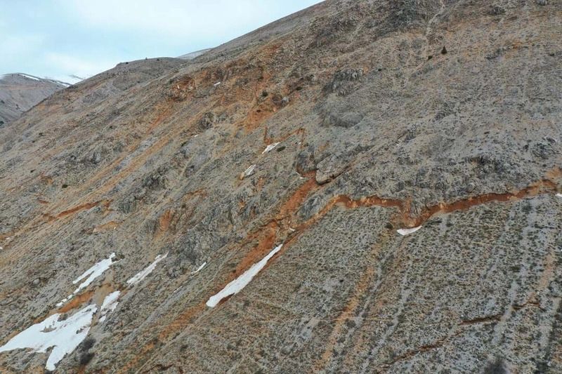 Deprem sonrası tüyler ürperten manzara! Karlar eriyince ortaya çıktı... 2