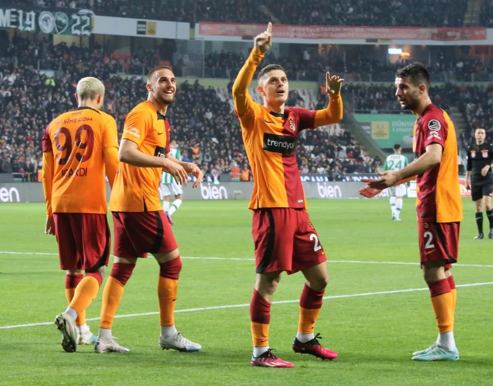 Galatasaray transferde bombayı patlattı! Fenerbahçe'yi yıkan yıldız... 1