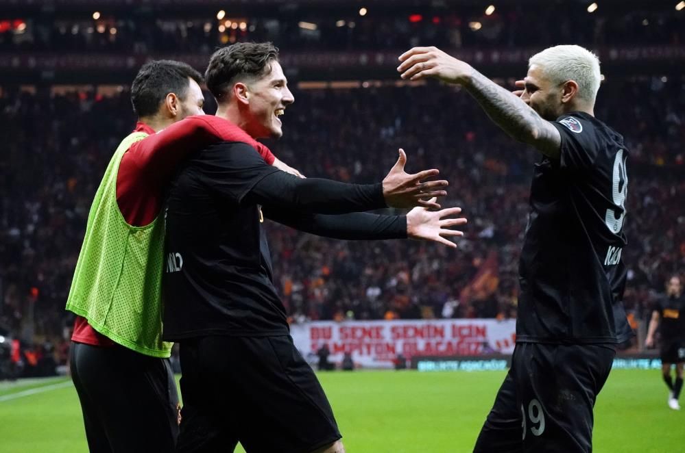 Galatasaray transferde bombayı patlattı! Fenerbahçe'yi yıkan yıldız... 10