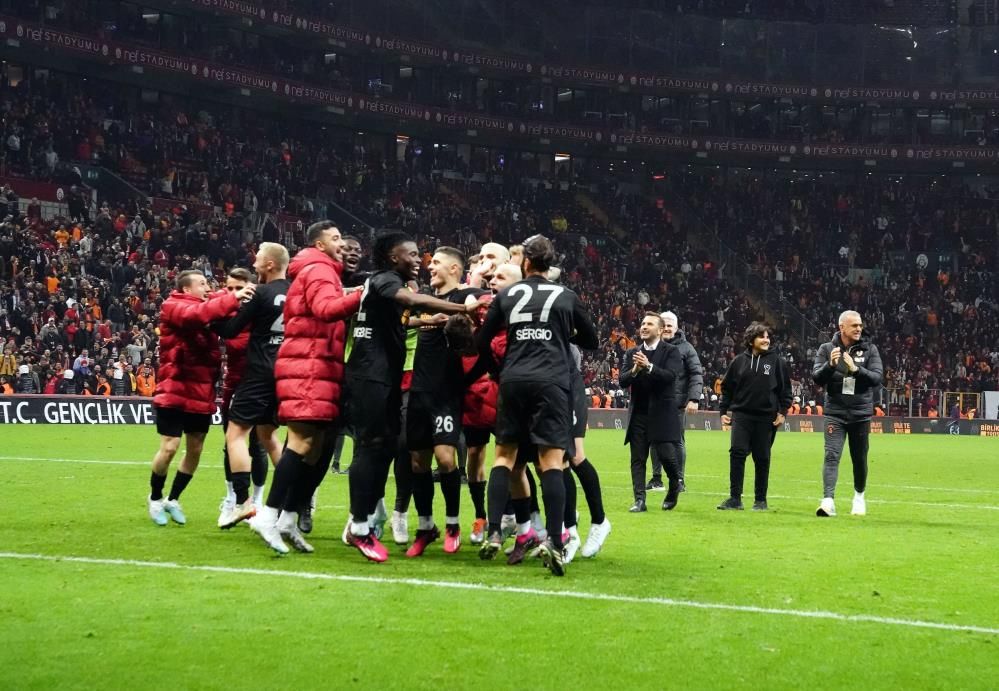 Galatasaray transferde bombayı patlattı! Fenerbahçe'yi yıkan yıldız... 12