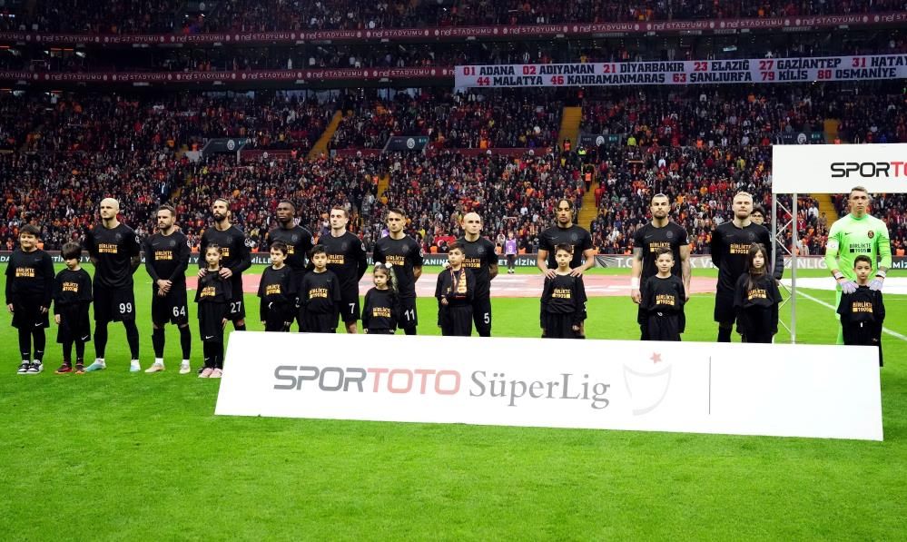 Galatasaray transferde bombayı patlattı! Fenerbahçe'yi yıkan yıldız... 13