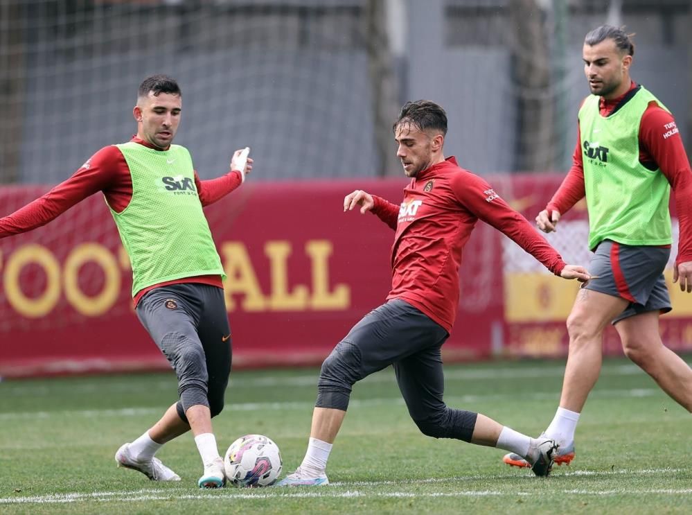 Galatasaray transferde bombayı patlattı! Fenerbahçe'yi yıkan yıldız... 15