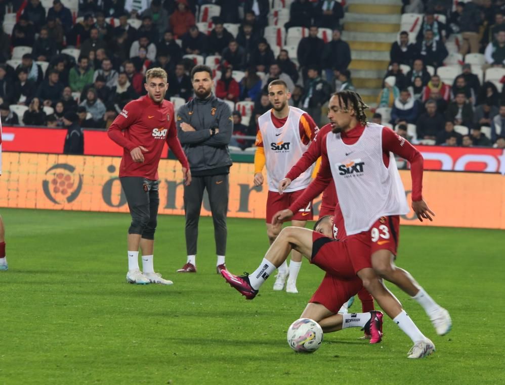 Galatasaray transferde bombayı patlattı! Fenerbahçe'yi yıkan yıldız... 4