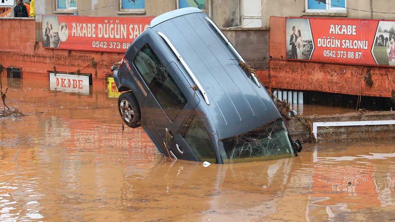 Deprem ve sel felaketinin yaşandığı bölgede kuvvetli yağış bekleniyor! Meteorolojiden 9 kente flaş uyarı: Sel ve su baskınlarına dikkat 1