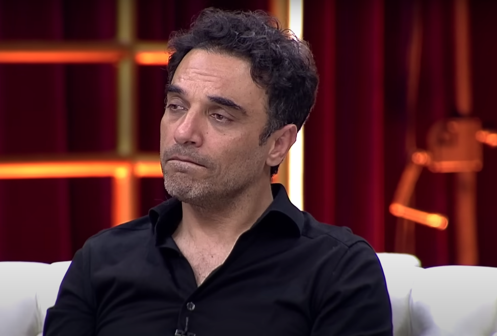 Şarkılar Bizi Söyler'de duygu dolu anlar... Depremde aile yakınlarını kaybeden Uğur Aslan hem ağladı hem ağlattı 9