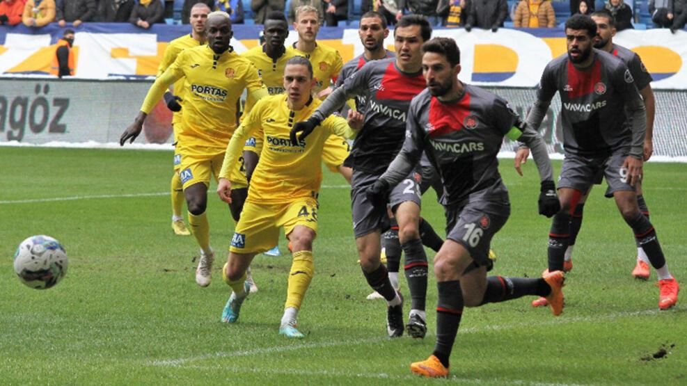 Beşiktaş, Süper Lig'in yıldızına gözünü dikti! 4