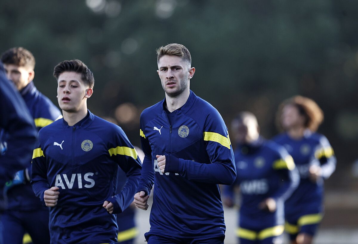 Fenerbahçeli futbolcu için dudak uçuklatan rakam 7