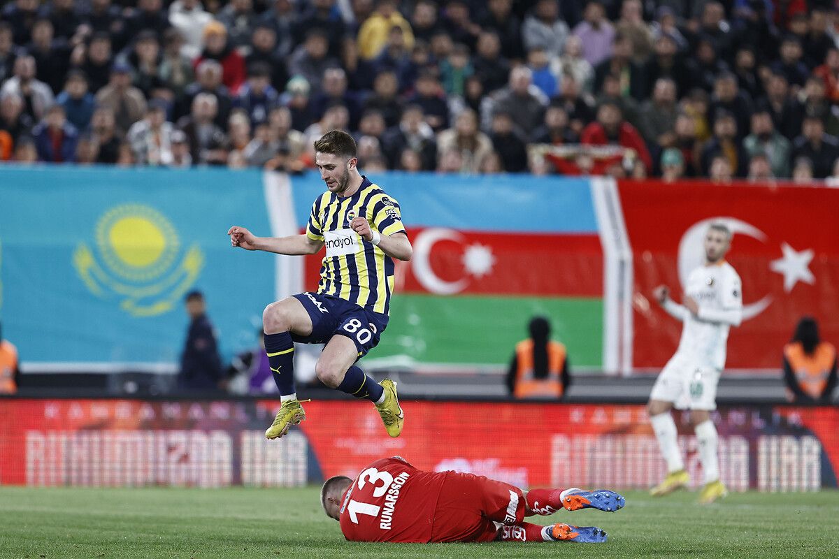 Fenerbahçeli futbolcu için dudak uçuklatan rakam 13
