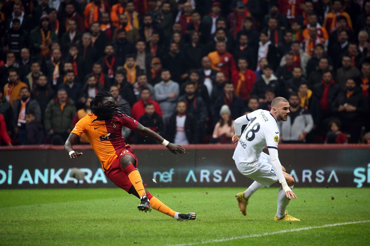 Galatasaray taraftarını üzen ayrılık! 6