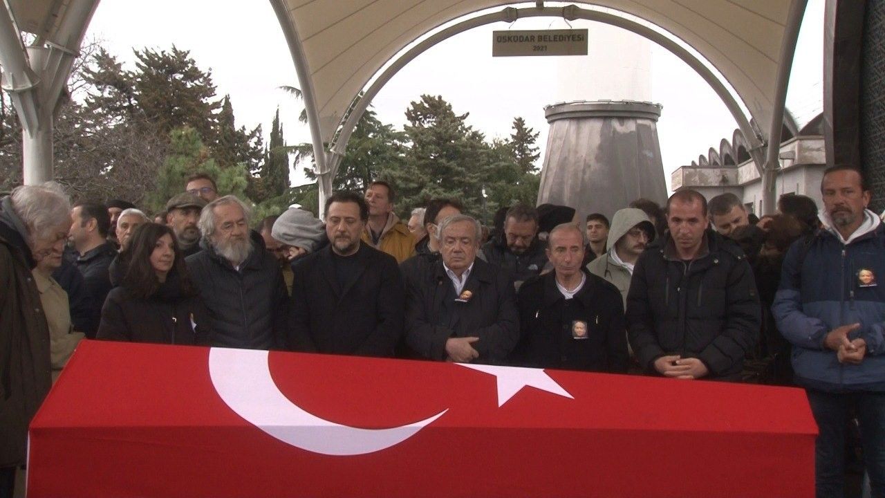 Sanatçı dostlarından son görev... Köksal Engür toprağa verildi 10
