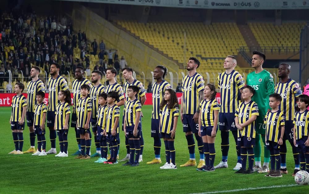 Fenerbahçe'de ilk ayrılık! Yeni takımını duyurdular 11