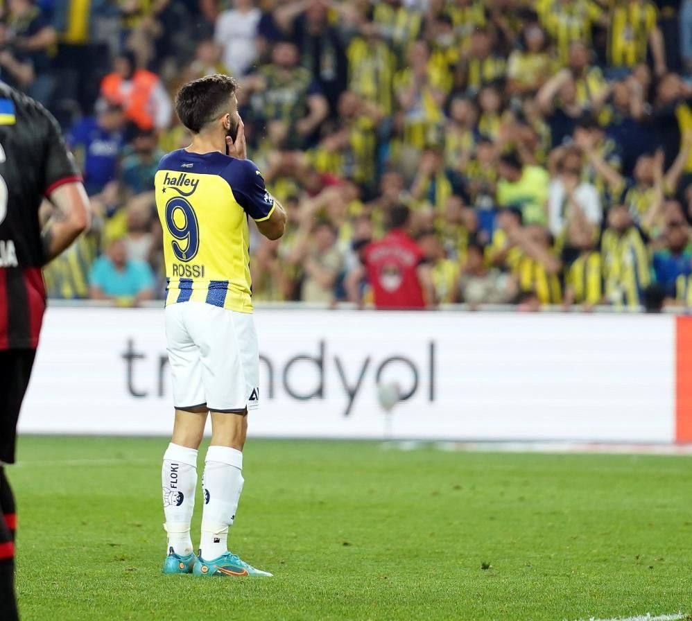 Fenerbahçe'de ilk ayrılık! Yeni takımını duyurdular 16