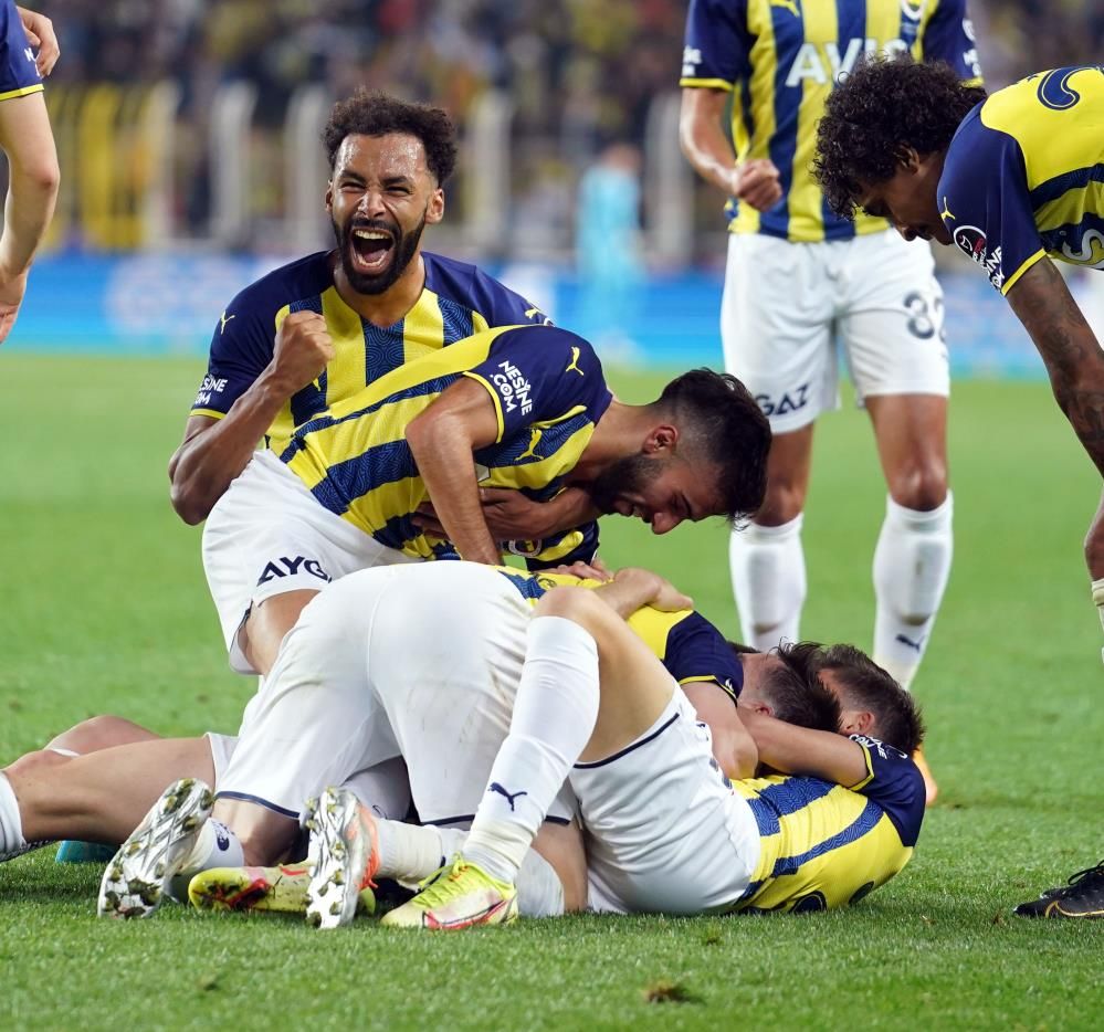 Fenerbahçe'de ilk ayrılık! Yeni takımını duyurdular 18