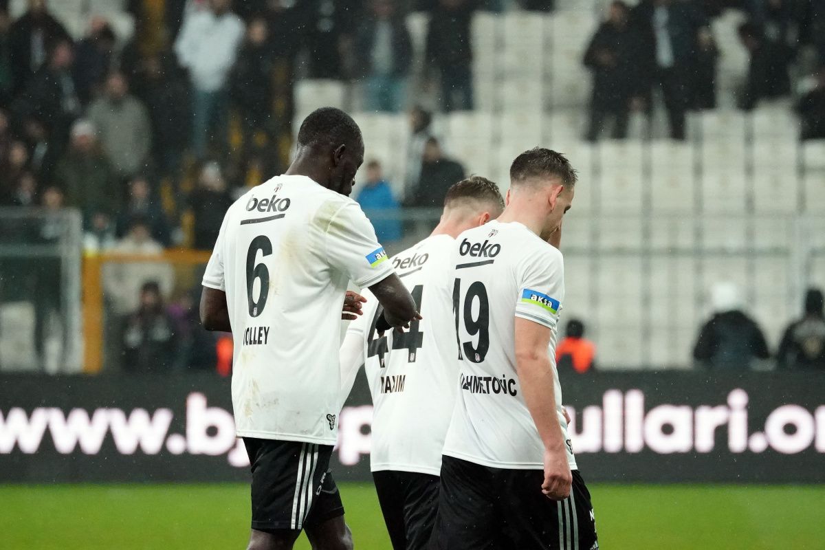 İşte Beşiktaş'ın Fenerbahçe karşısındaki 11'i 15