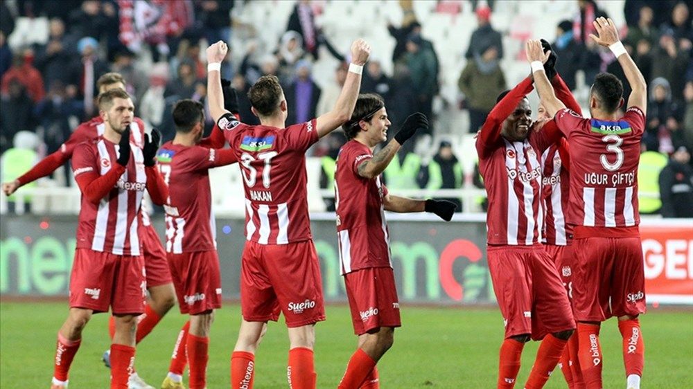 UEFA Türk kulüplerine ceza yağdırdı! 3
