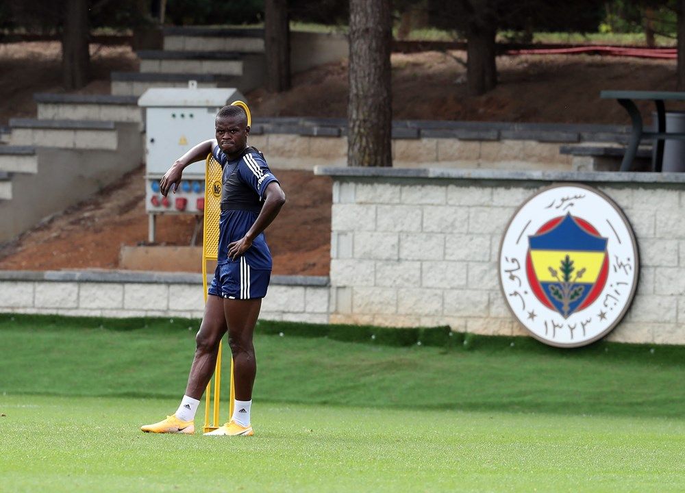 Fenerbahçe'de sözleşmesi sona erecek futbolcular! 6
