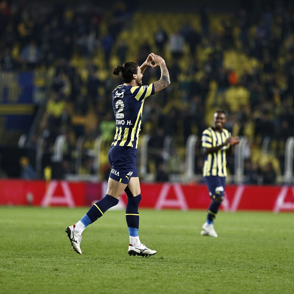 Fenerbahçe'de sözleşmesi sona erecek futbolcular! 3