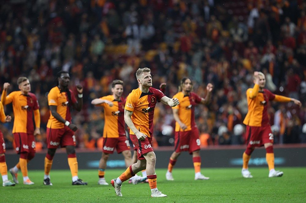 Rıdvan Dilmen'den dikkat çeken sözler: Galatasaray'ı Fenerbahçe ve Beşiktaş'tan ayıran bir özellik var... 11