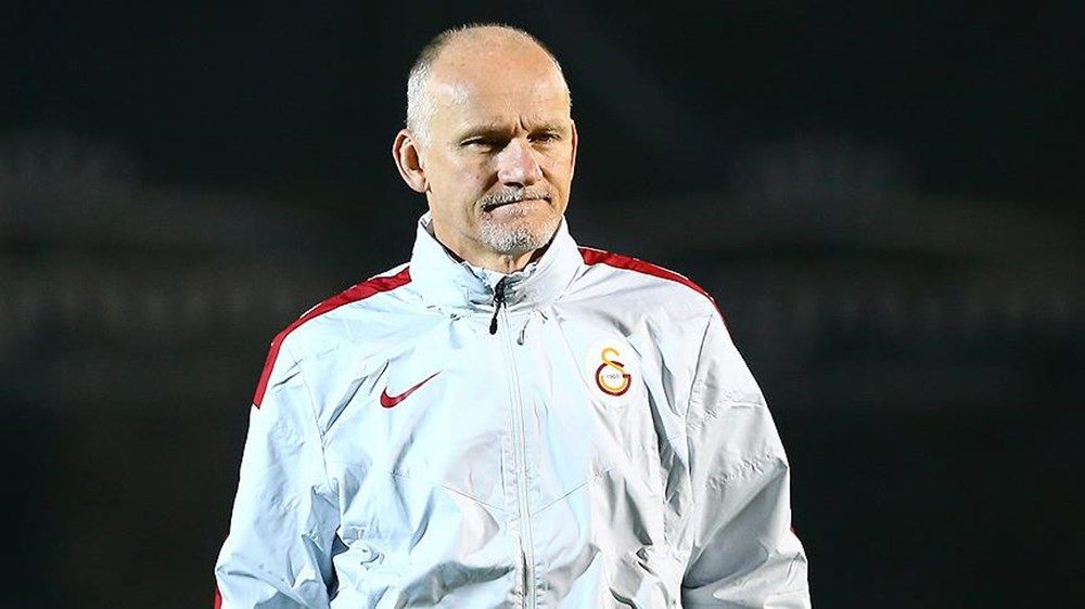 Galatasaray tarihinin yapay zekaya göre en iyi 11'i! 2