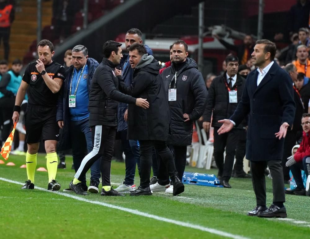 Flaş! Emre Belözoğlu kırmızı kart görmesinin sebebini açıkladı 1