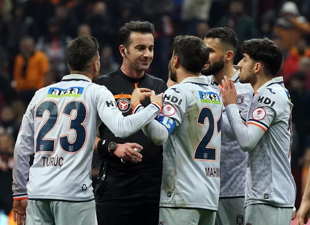 Flaş! Emre Belözoğlu kırmızı kart görmesinin sebebini açıkladı 2