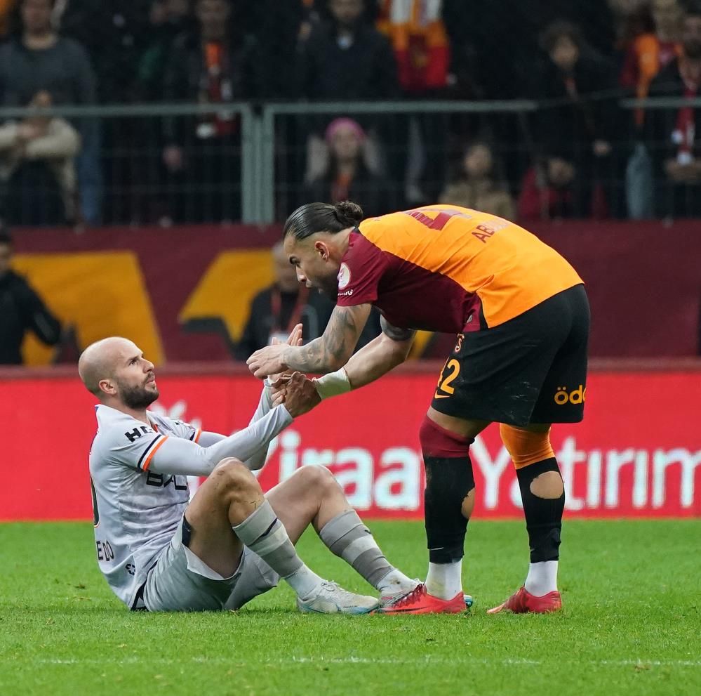 Flaş! Emre Belözoğlu kırmızı kart görmesinin sebebini açıkladı 5