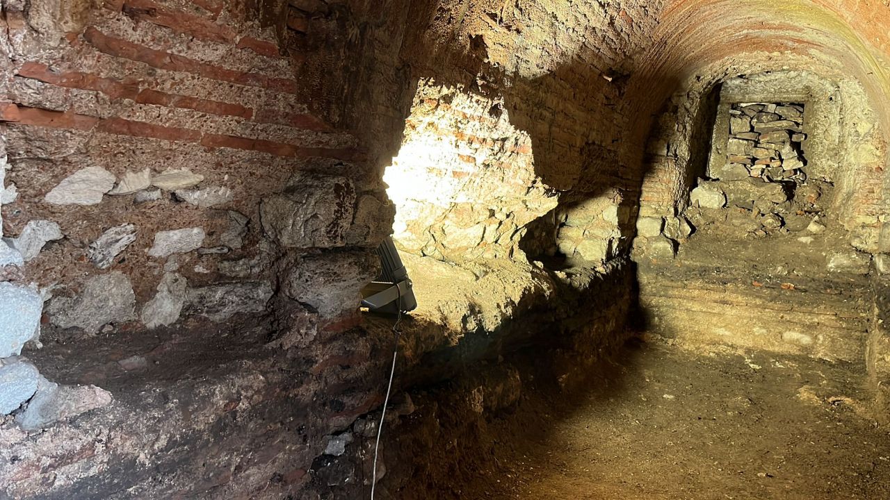 İstanbul'da bin 500 yıllık yeraltı dehlizi bulundu 3