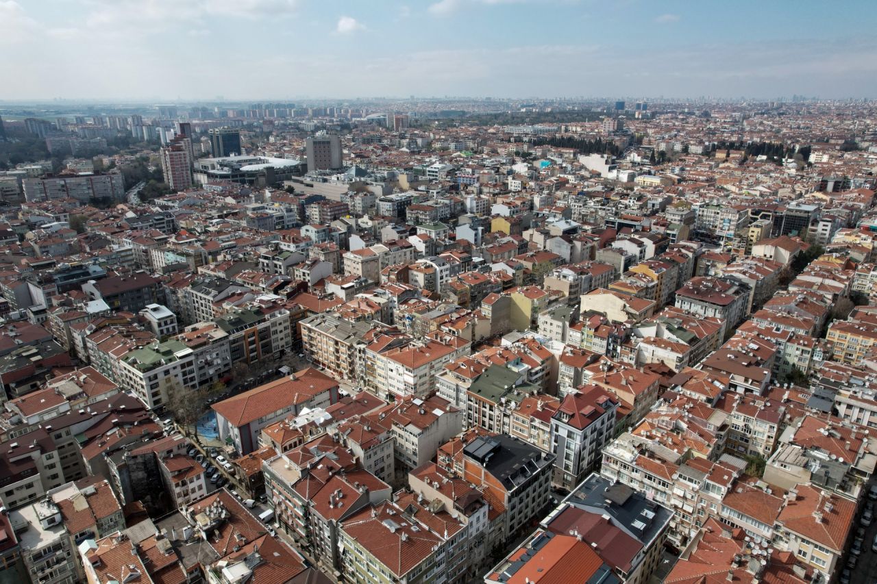 İstanbul'un o ilçelerinde evler boş kaldı: Depremden kaçış sürüyor 6