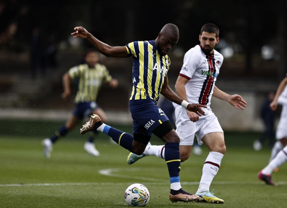 Valencia imzayı attı! Dudak uçuklatan rakam... 2