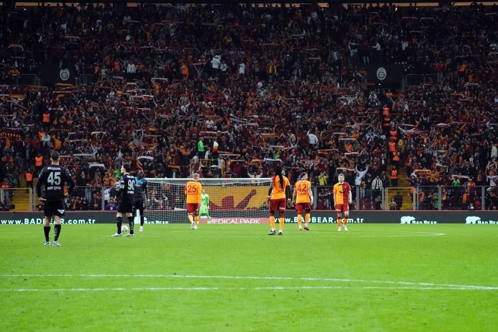 Galatasaray transferde bombayı patlattı! Yıldız geliyor 4